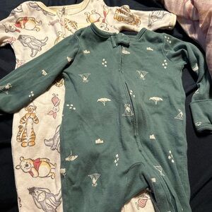 Disney Kids Footies - Green and Cream